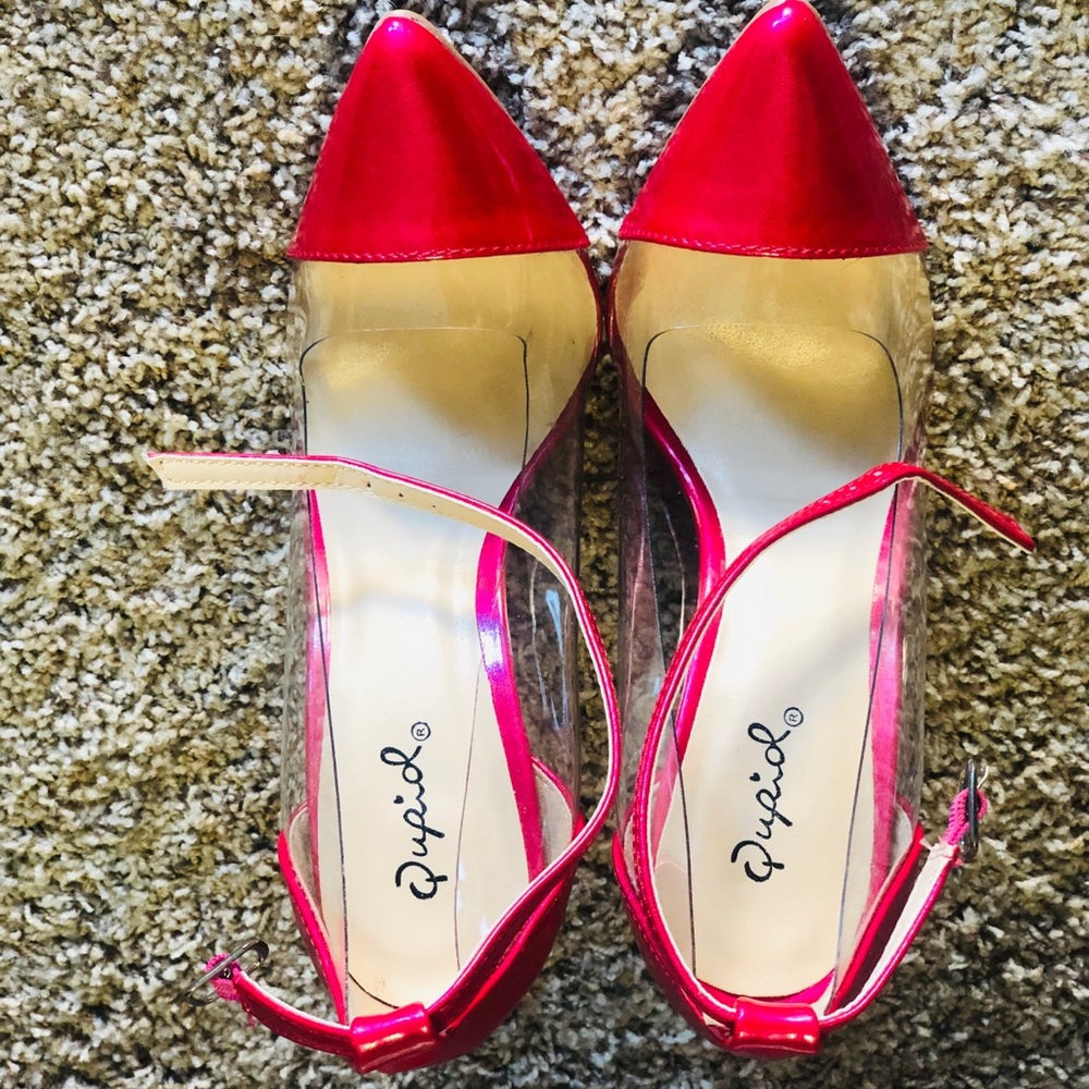 Clear high heels 👠